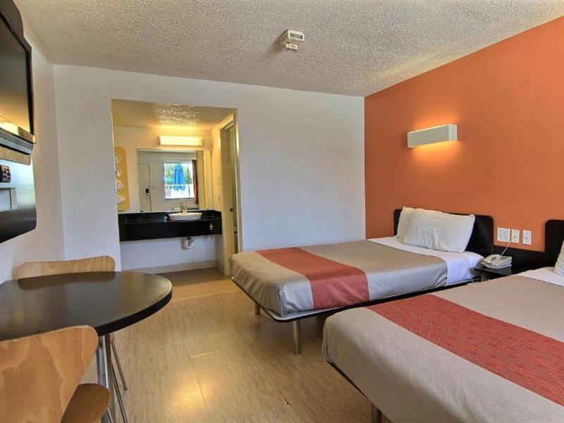 Motel 6-Austin, Tx Екстер'єр фото