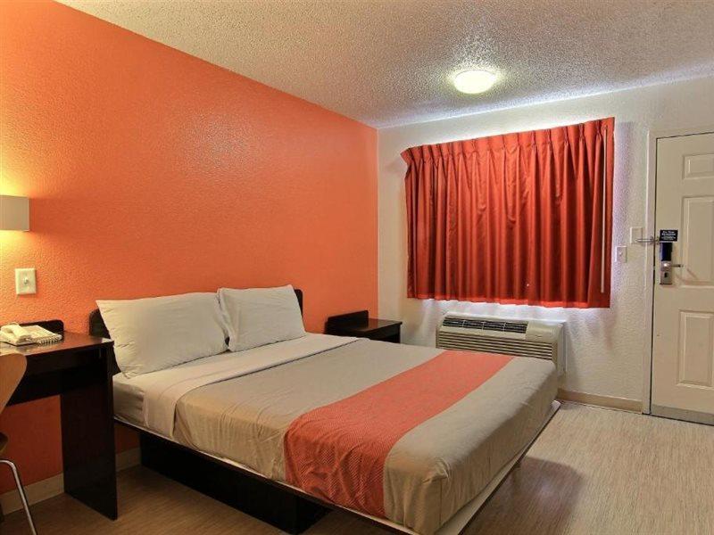 Motel 6-Austin, Tx Екстер'єр фото