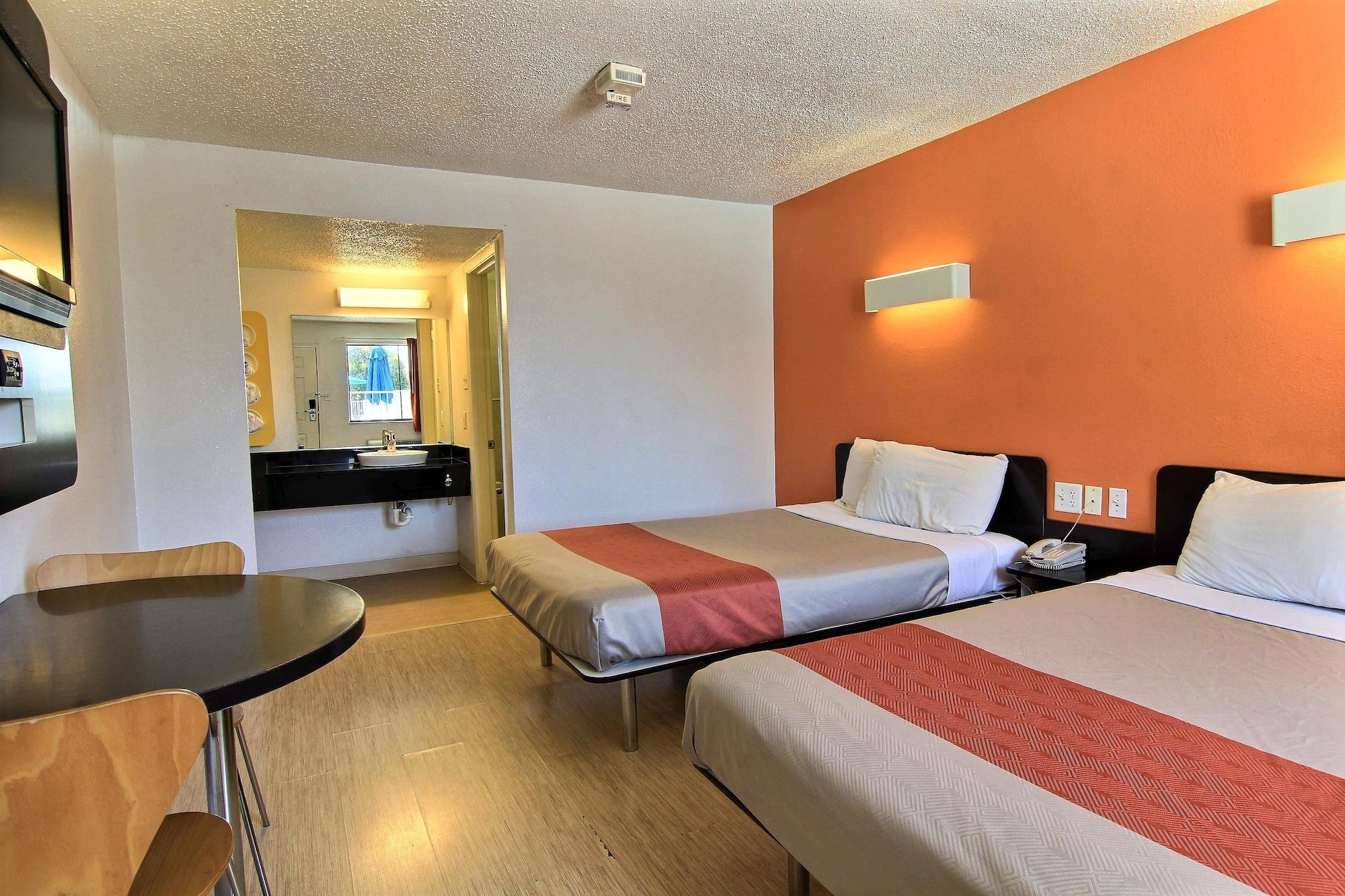 Motel 6-Austin, Tx Екстер'єр фото