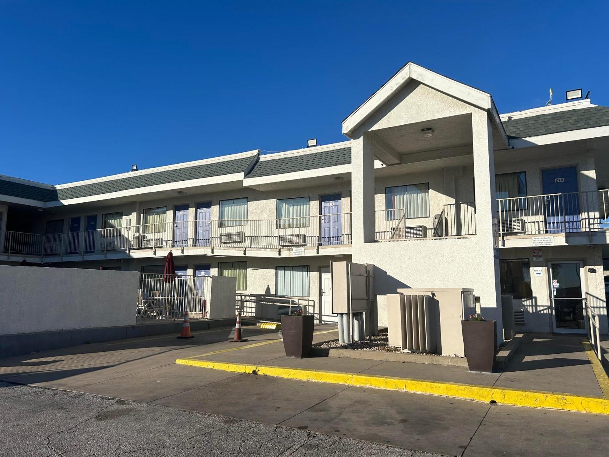 Motel 6-Austin, Tx Екстер'єр фото