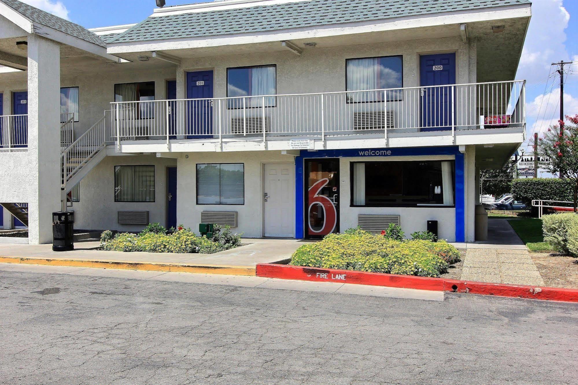 Motel 6-Austin, Tx Екстер'єр фото