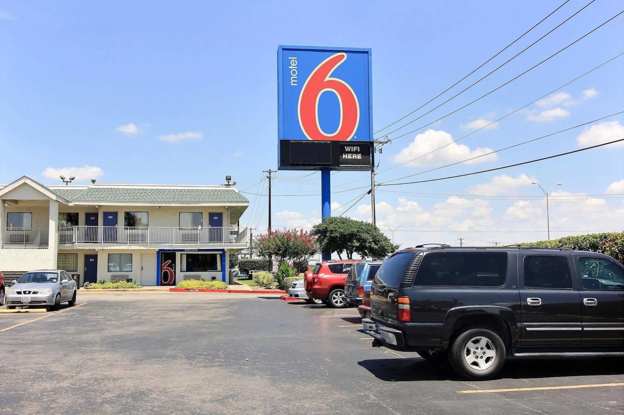Motel 6-Austin, Tx Екстер'єр фото