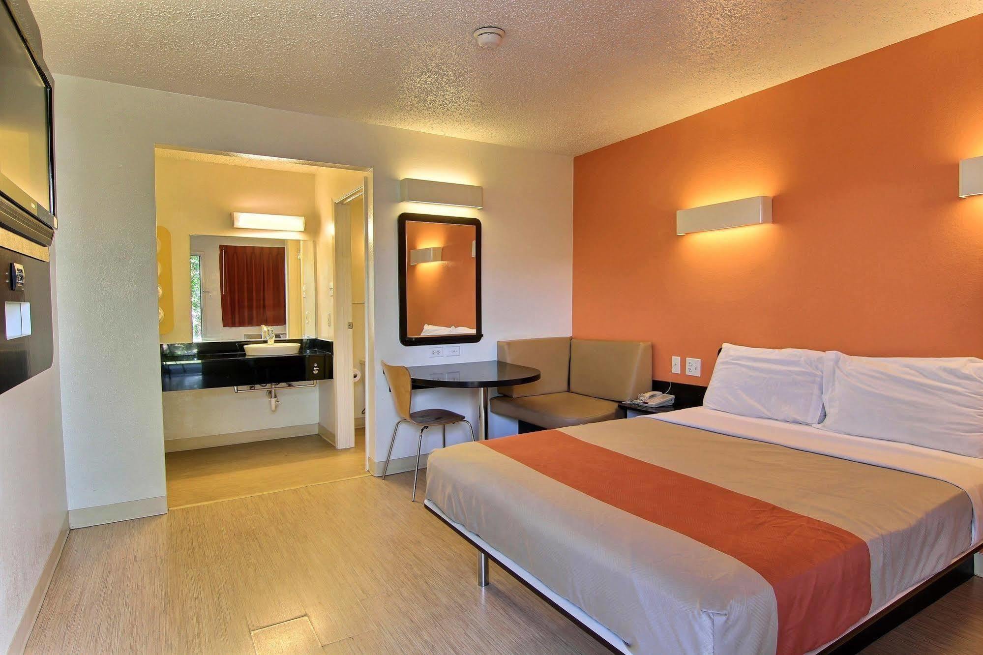 Motel 6-Austin, Tx Екстер'єр фото