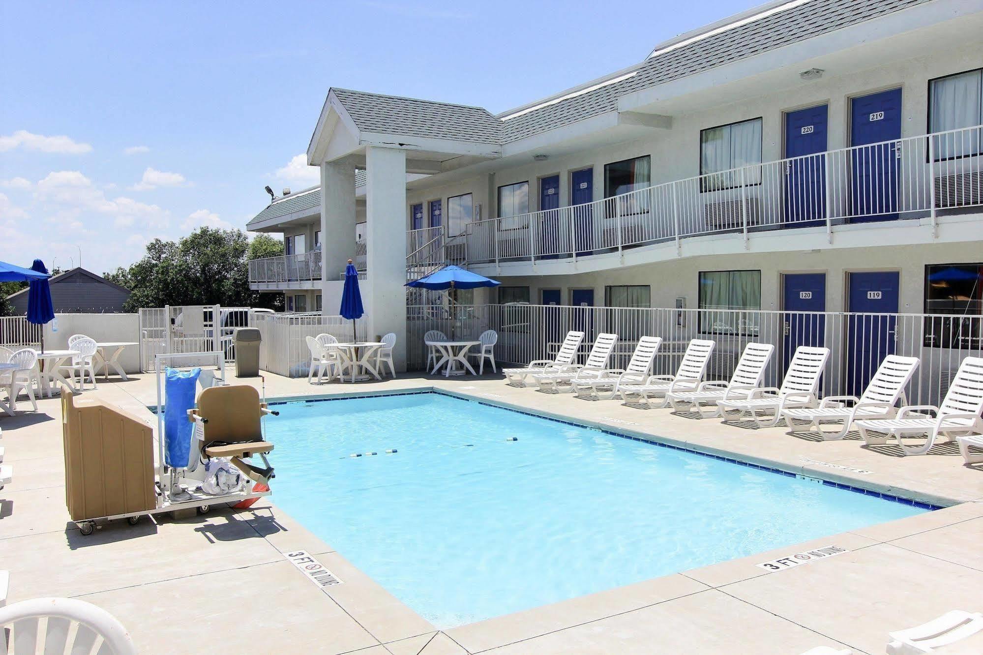 Motel 6-Austin, Tx Екстер'єр фото