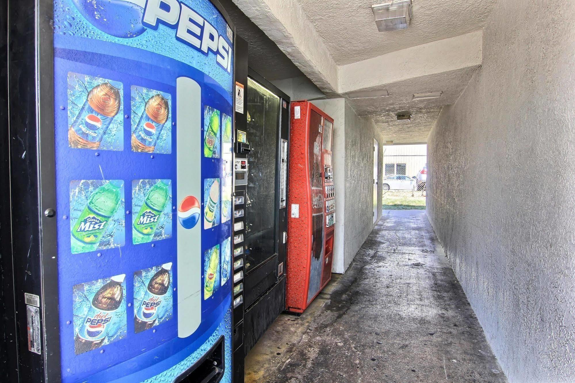 Motel 6-Austin, Tx Екстер'єр фото