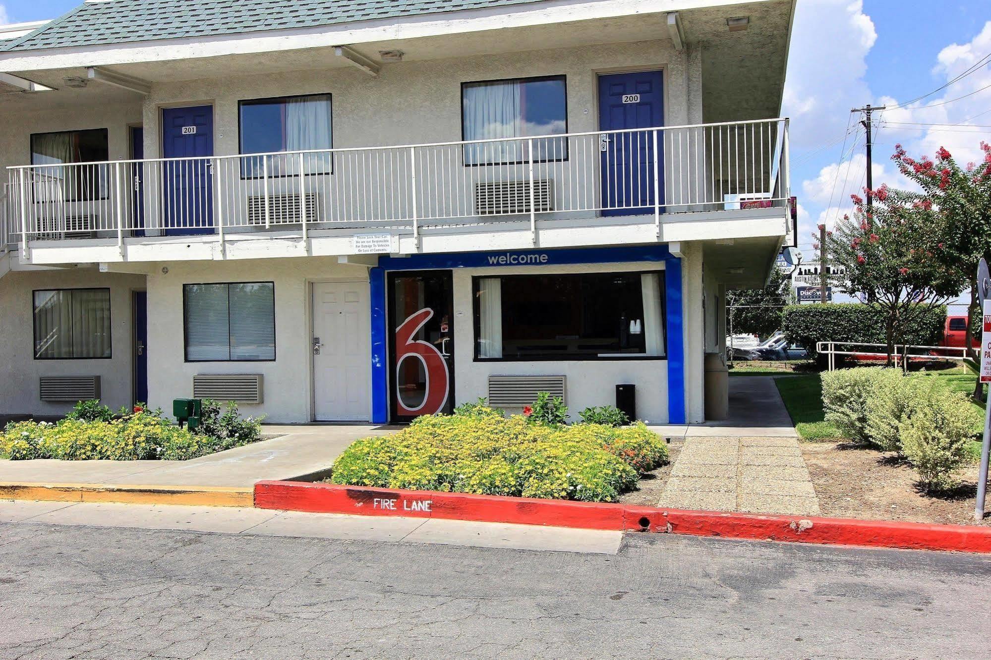Motel 6-Austin, Tx Екстер'єр фото